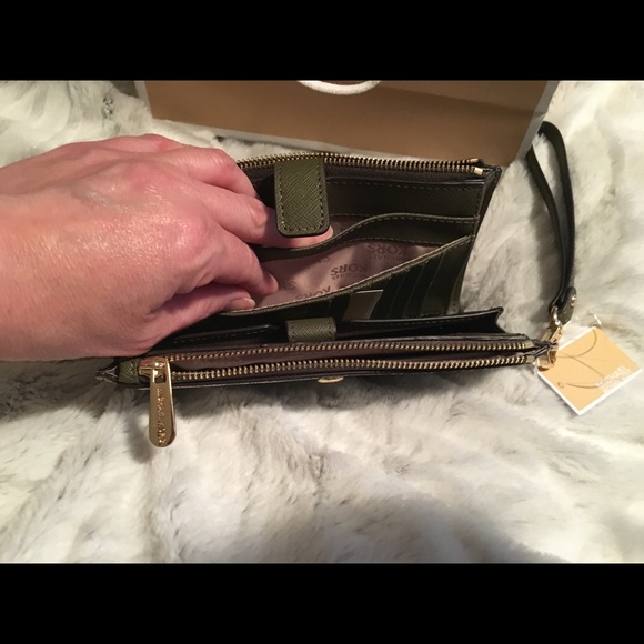 Michael Kors Jet Set Double Zip Wristlet - Picture 7 of 8